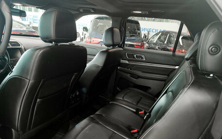 Ford Explorer VI, 2016 год, 2 890 000 рублей, 15 фотография