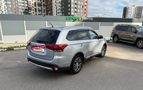 Mitsubishi Outlander III рестайлинг 3, 2016 год, 2 670 000 рублей, 5 фотография