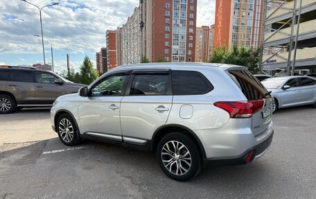 Mitsubishi Outlander III рестайлинг 3, 2016 год, 2 670 000 рублей, 7 фотография