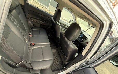 Mitsubishi Outlander III рестайлинг 3, 2016 год, 2 670 000 рублей, 16 фотография