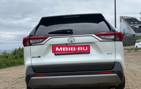 Toyota RAV4, 2020 год, 3 500 000 рублей, 4 фотография