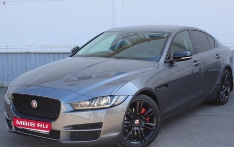 Jaguar XE I рестайлинг, 2018 год, 2 790 000 рублей, 2 фотография