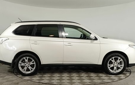 Mitsubishi Outlander III рестайлинг 3, 2013 год, 1 460 000 рублей, 8 фотография