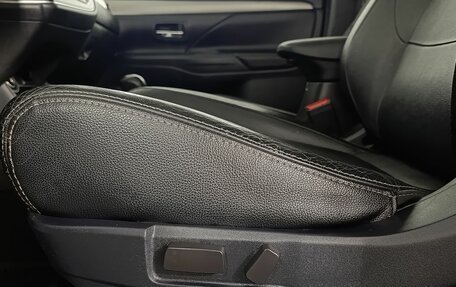 Mitsubishi Outlander III рестайлинг 3, 2013 год, 1 460 000 рублей, 10 фотография