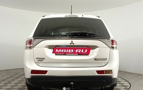 Mitsubishi Outlander III рестайлинг 3, 2013 год, 1 460 000 рублей, 6 фотография