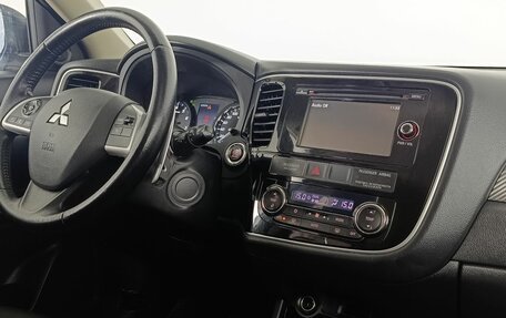 Mitsubishi Outlander III рестайлинг 3, 2013 год, 1 460 000 рублей, 12 фотография