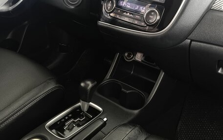 Mitsubishi Outlander III рестайлинг 3, 2013 год, 1 460 000 рублей, 14 фотография
