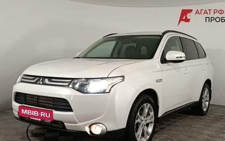 Mitsubishi Outlander III рестайлинг 3, 2013 год, 1 460 000 рублей, 3 фотография