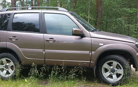 Chevrolet Niva I рестайлинг, 2018 год, 840 000 рублей, 4 фотография