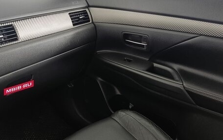 Mitsubishi Outlander III рестайлинг 3, 2013 год, 1 460 000 рублей, 15 фотография