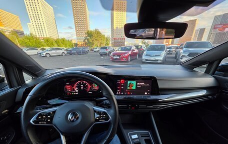 Volkswagen Golf VIII, 2021 год, 2 860 000 рублей, 13 фотография