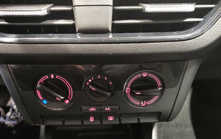 Volkswagen Polo VI (EU Market), 2021 год, 1 379 000 рублей, 23 фотография