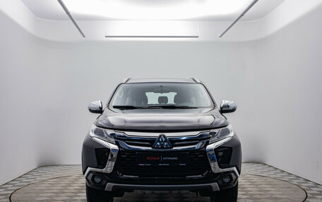 Mitsubishi Pajero Sport III рестайлинг, 2019 год, 2 090 000 рублей, 1 фотография