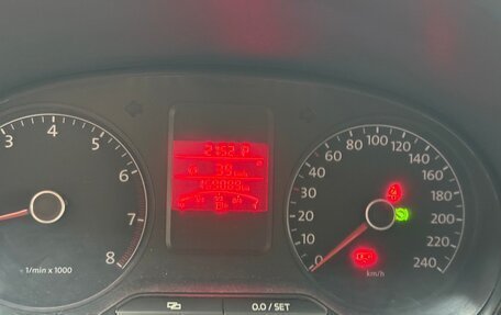 Volkswagen Polo VI (EU Market), 2013 год, 700 000 рублей, 7 фотография