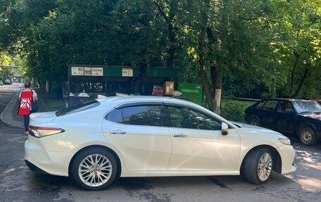 Toyota Camry, 2019 год, 1 750 000 рублей, 2 фотография