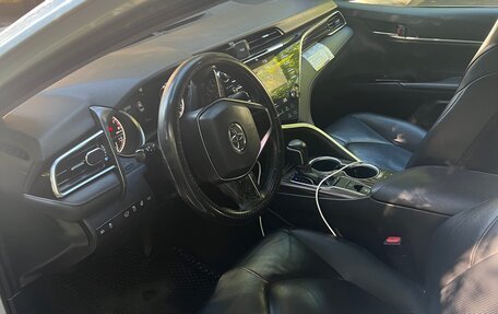 Toyota Camry, 2019 год, 1 750 000 рублей, 6 фотография