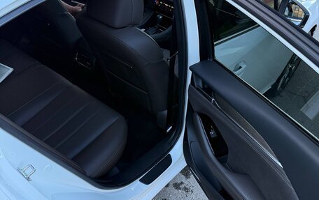 Mazda 6, 2018 год, 4 800 000 рублей, 22 фотография