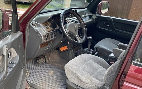 Mitsubishi Pajero III рестайлинг, 1995 год, 690 000 рублей, 4 фотография