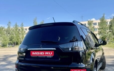 Mitsubishi Outlander III рестайлинг 3, 2011 год, 1 050 000 рублей, 5 фотография
