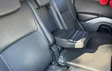 Mitsubishi Outlander III рестайлинг 3, 2011 год, 1 050 000 рублей, 13 фотография