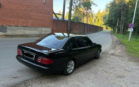 Mercedes-Benz E-Класс, 1997 год, 299 999 рублей, 6 фотография