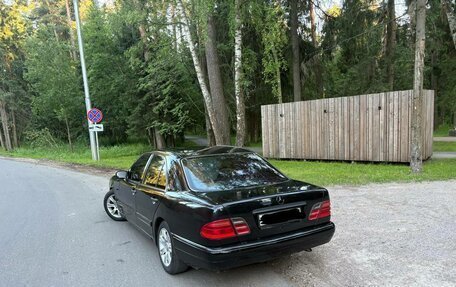 Mercedes-Benz E-Класс, 1997 год, 299 999 рублей, 8 фотография