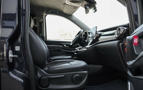 Mercedes-Benz V-Класс, 2018 год, 5 590 000 рублей, 27 фотография
