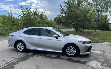 Toyota Camry, 2019 год, 3 100 000 рублей, 2 фотография