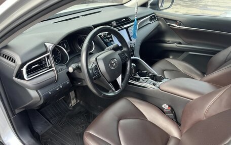 Toyota Camry, 2019 год, 3 100 000 рублей, 12 фотография
