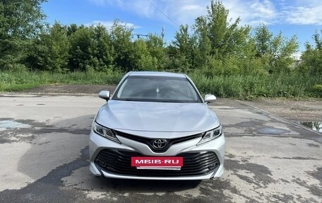 Toyota Camry, 2019 год, 3 100 000 рублей, 7 фотография