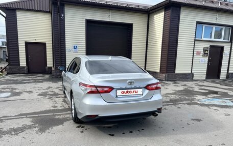 Toyota Camry, 2019 год, 3 100 000 рублей, 18 фотография