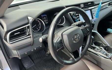 Toyota Camry, 2019 год, 3 100 000 рублей, 14 фотография