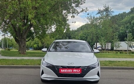 Hyundai Elantra, 2023 год, 2 500 000 рублей, 8 фотография
