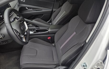 Hyundai Elantra, 2023 год, 2 500 000 рублей, 16 фотография