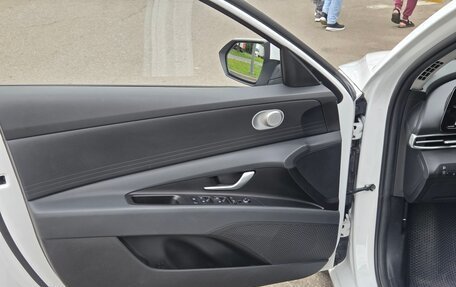 Hyundai Elantra, 2023 год, 2 500 000 рублей, 19 фотография