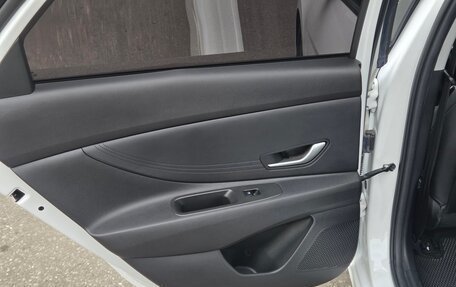 Hyundai Elantra, 2023 год, 2 500 000 рублей, 17 фотография
