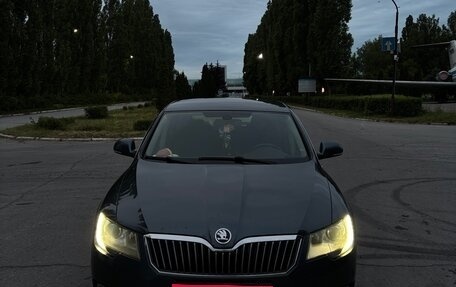 Skoda Superb III рестайлинг, 2013 год, 1 100 000 рублей, 1 фотография