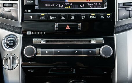 Toyota Land Cruiser 200, 2012 год, 3 199 000 рублей, 26 фотография