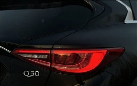 Infiniti Q30, 2016 год, 2 100 000 рублей, 9 фотография