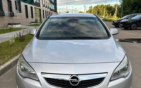 Opel Astra J, 2010 год, 597 000 рублей, 2 фотография