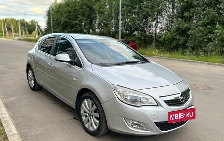 Opel Astra J, 2010 год, 597 000 рублей, 3 фотография