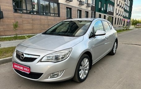 Opel Astra J, 2010 год, 597 000 рублей, 1 фотография