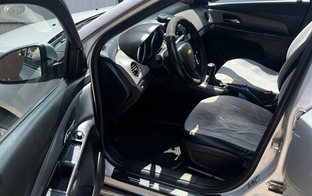 Chevrolet Cruze II, 2011 год, 730 000 рублей, 3 фотография