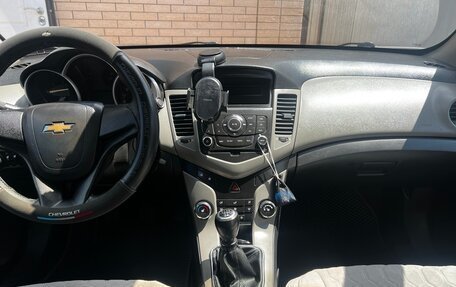 Chevrolet Cruze II, 2011 год, 730 000 рублей, 12 фотография