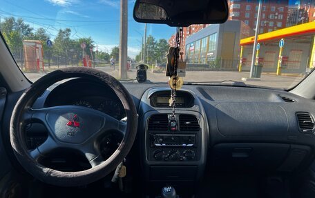 Mitsubishi Carisma I, 2002 год, 250 000 рублей, 5 фотография