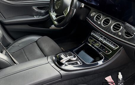 Mercedes-Benz E-Класс, 2017 год, 3 500 000 рублей, 7 фотография