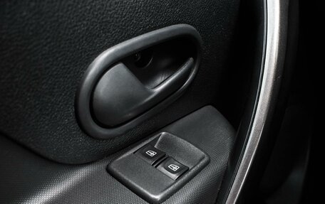 Renault Sandero II рестайлинг, 2015 год, 889 000 рублей, 18 фотография