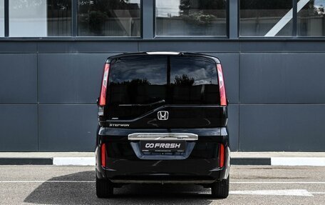 Honda Stepwgn IV, 2019 год, 2 049 000 рублей, 2 фотография