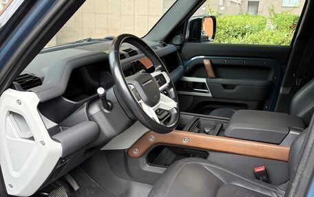 Land Rover Defender II, 2021 год, 4 000 000 рублей, 9 фотография