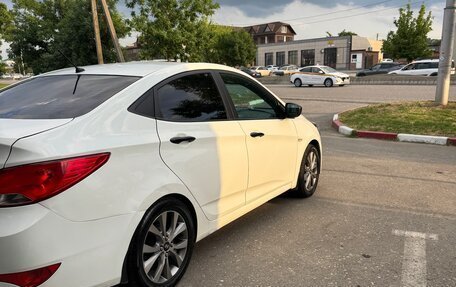 Hyundai Solaris II рестайлинг, 2016 год, 650 000 рублей, 3 фотография